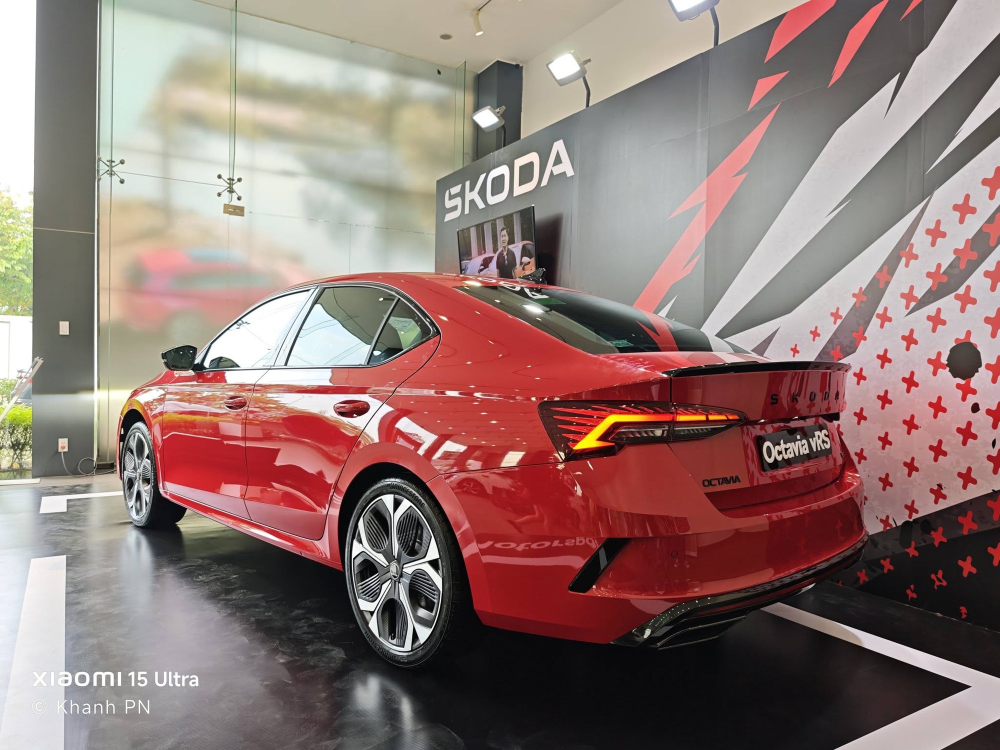 Cận cảnh Skoda Octavia vRS tại đại lý: Giá tạm tính 1,5 tỷ đồng, cạnh tranh VW Golf R bằng động cơ 265 mã lực, có thể ra mắt ngay tháng này - Ảnh 6.