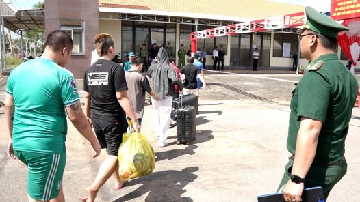 Những chiêu thức “ngọt như mật” lừa lao động sang Campuchia- Ảnh 1. Những chiêu thức “ngọt như mật” lừa lao động sang Campuchia- Ảnh 1.