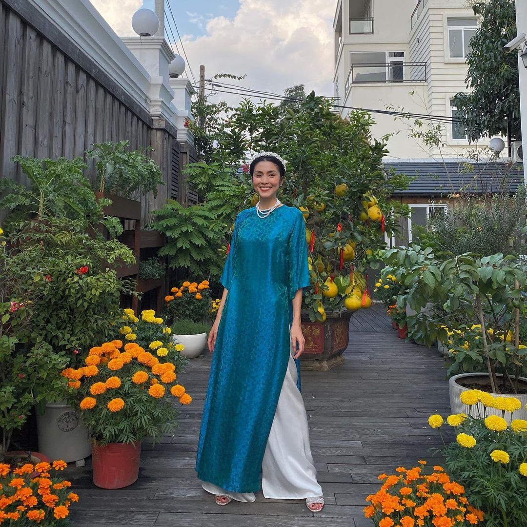 Đẳng cấp dâu hào môn: 4 tiêu chí chọn áo dài "bất di bất dịch" của chị em Hà Tăng - Linh Rin - Ảnh 12.