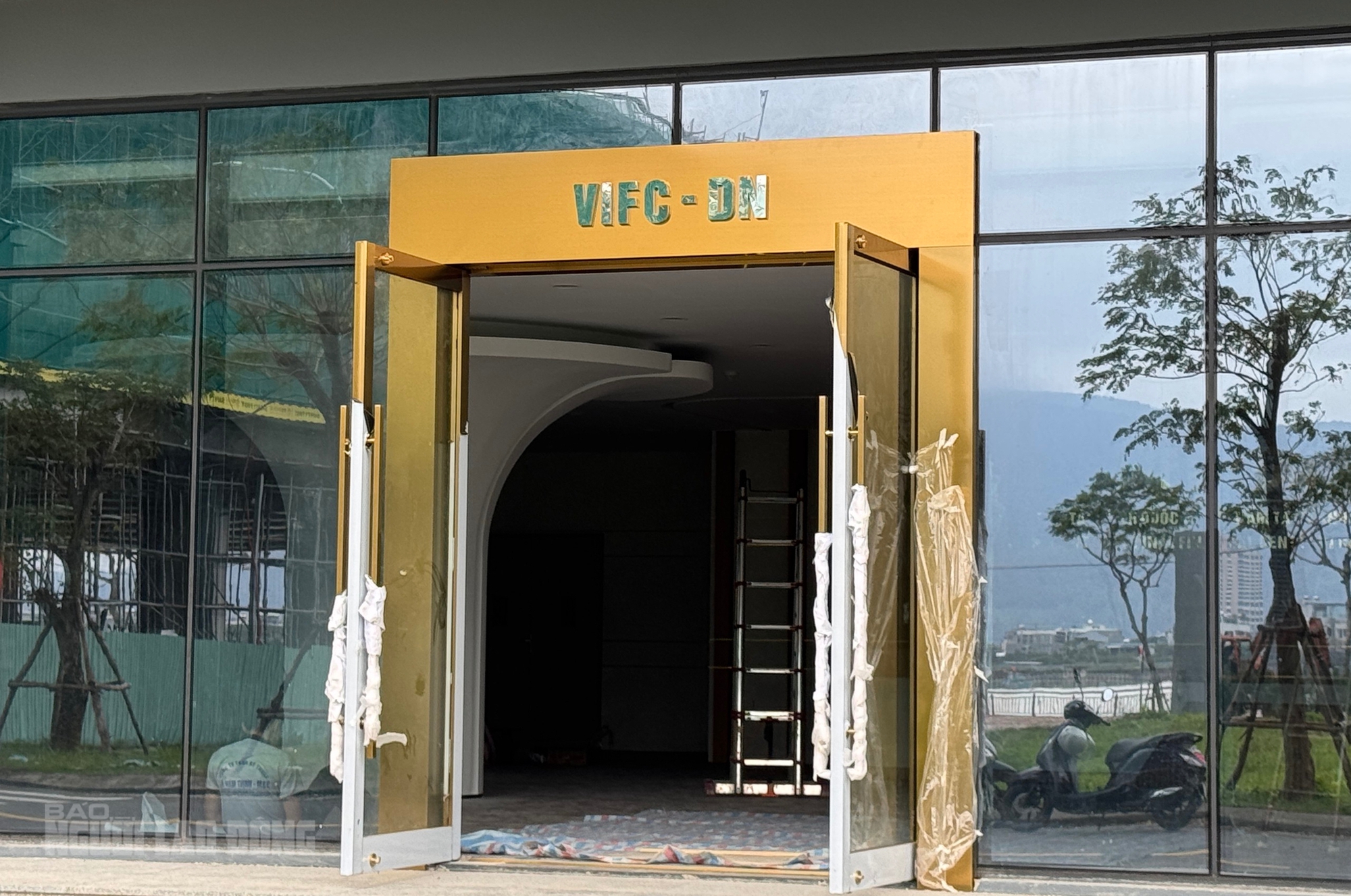 Cận cảnh trụ sở đầu tiên của Trung tâm tài chính quốc tế Việt Nam tại Đà Nẵng- Ảnh 2.