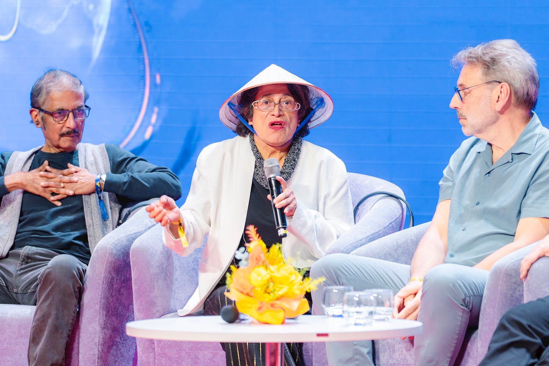 "Khi nhận được email từ giải thưởng của tỷ phú Phạm Nhật Vượng, tôi chần chừ vì giờ lừa đảo rất nhiều"- Ảnh 5.