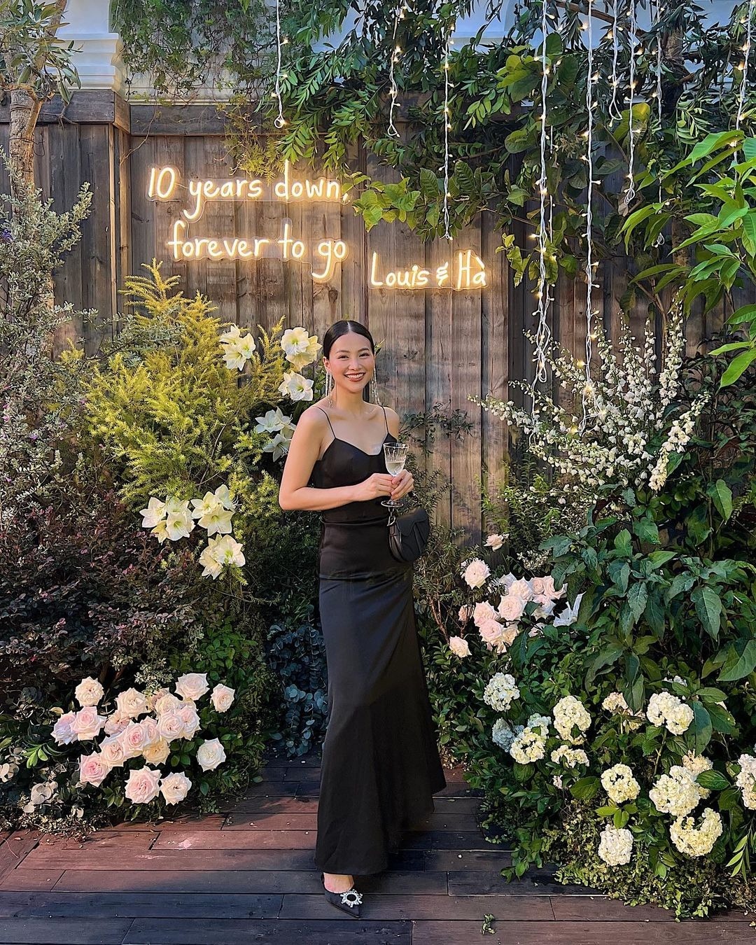 Mỹ nhân được nhiều người “hỏi thăm” nhất tại đám cưới nhà tỷ phú Johnathan Hạnh Nguyễn- Ảnh 11. Mỹ nhân được nhiều người “hỏi thăm” nhất tại đám cưới nhà tỷ phú Johnathan Hạnh Nguyễn- Ảnh 11.