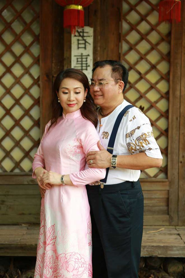 Nhan sắc vợ kém 13 tuổi của nam Đại tá là NSND, nguyên Giám đốc Nhà hát Chèo Quân đội- Ảnh 2.