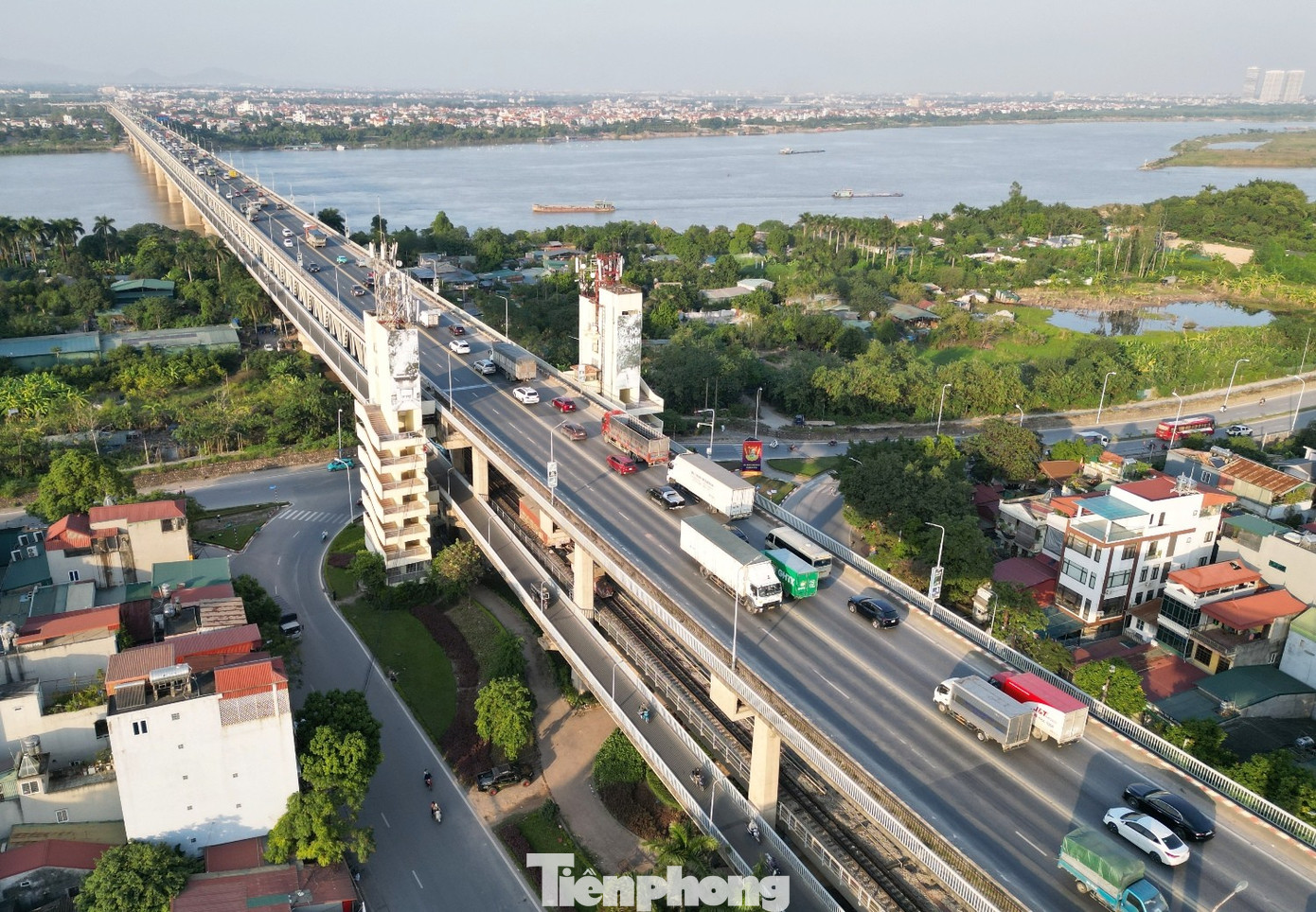 Hiện trạng hai đầu cầu Thăng Long chuẩn bị được 'đại tu'- Ảnh 1.