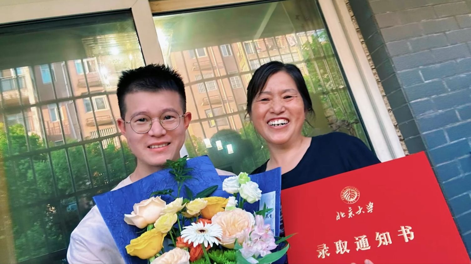 Shipper 28 tuổi chỉ chạy 20 đơn/ngày: 17 tháng sau, chân tướng lộ ra khiến 110 triệu người nghẹn lời- Ảnh 5. Shipper 28 tuổi chỉ chạy 20 đơn/ngày: 17 tháng sau, chân tướng lộ ra khiến 110 triệu người nghẹn lời- Ảnh 5.