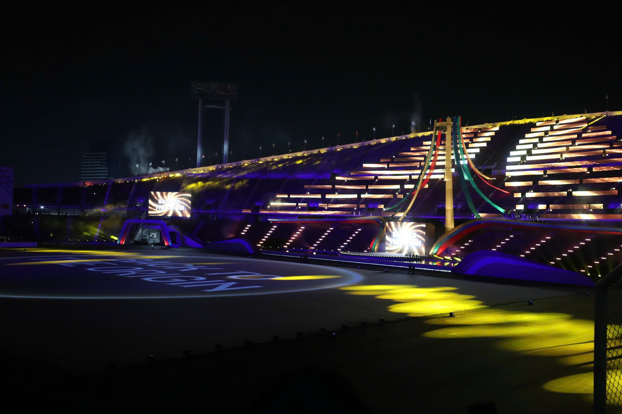 Ảnh: Toàn cảnh khai mạc SEA Games 33, lá cờ tổ quốc Việt Nam tự hào tung bay trên đấu trường khu vực- Ảnh 6. Ảnh: Toàn cảnh khai mạc SEA Games 33, lá cờ tổ quốc Việt Nam tự hào tung bay trên đấu trường khu vực- Ảnh 6.