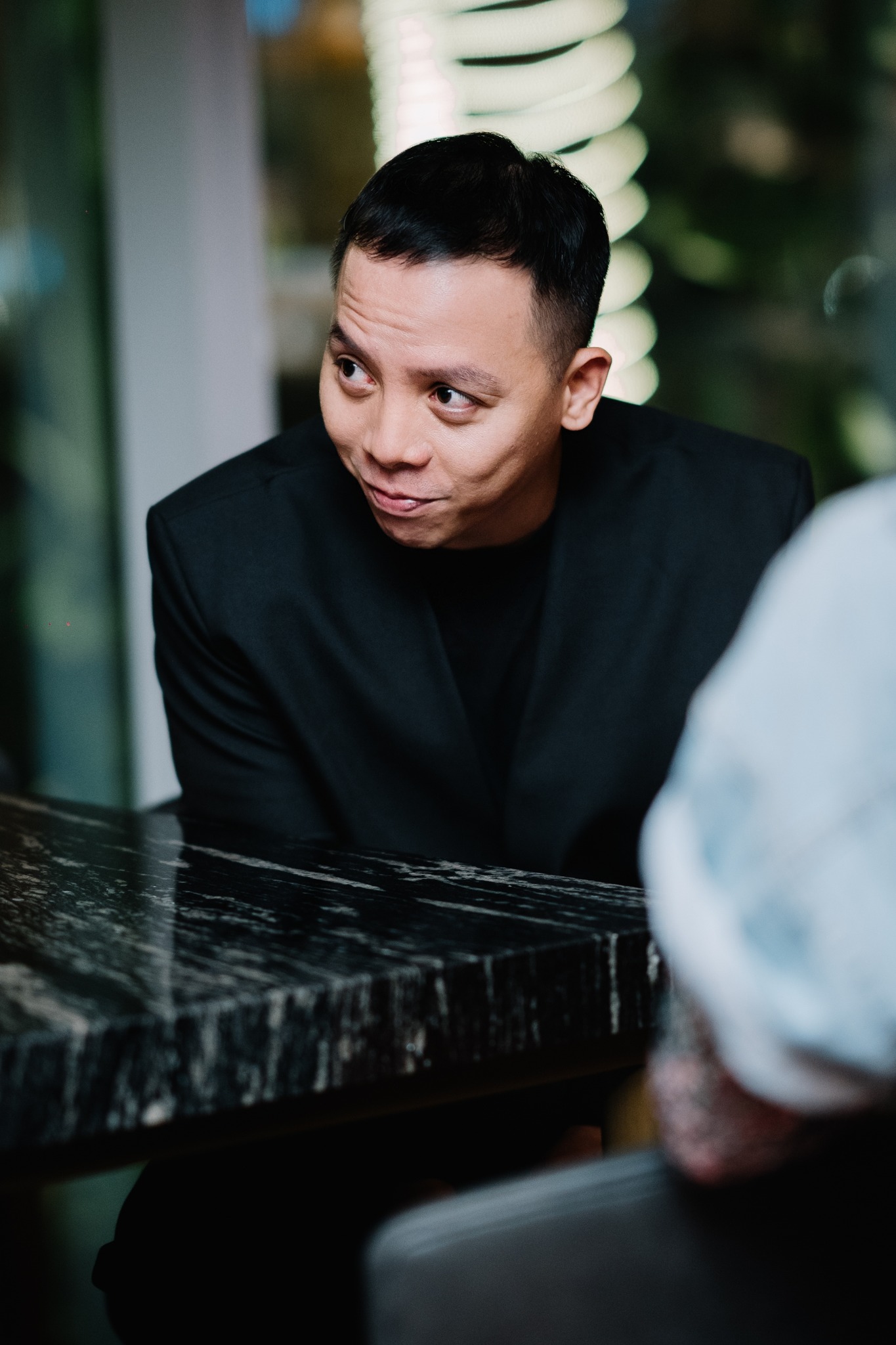 Phản ứng của Touliver khi thấy Tóc Tiên mặc áo 2 dây khoe body mướt mắt- Ảnh 3.