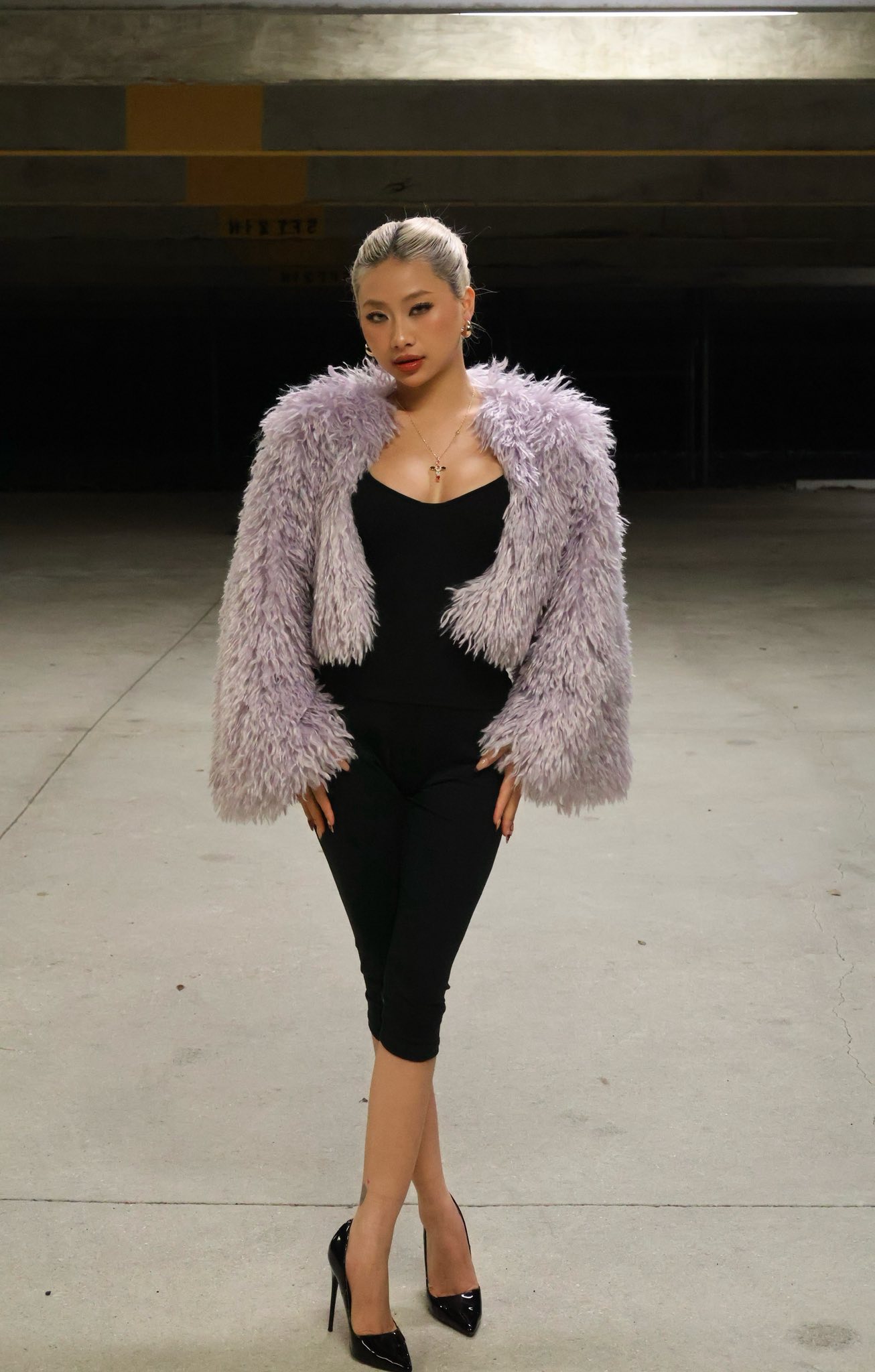 Louis Phạm diện áo phông cũng sexy hết nấc, liên tục "flex" cuộc sống sanh chảnh bên bạn trai Việt kiều - Ảnh 1. Louis Phạm diện áo phông cũng sexy hết nấc, liên tục "flex" cuộc sống sanh chảnh bên bạn trai Việt kiều - Ảnh 1.