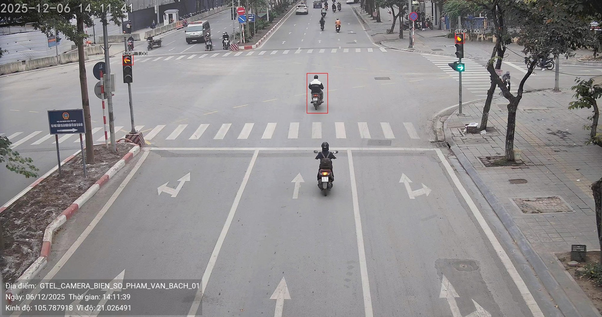 Cục CSGT: Phát hiện hơn 700 xe vượt đèn đỏ chỉ trong trong một ngày tại nút giao ở Hà Nội - Ảnh 1.