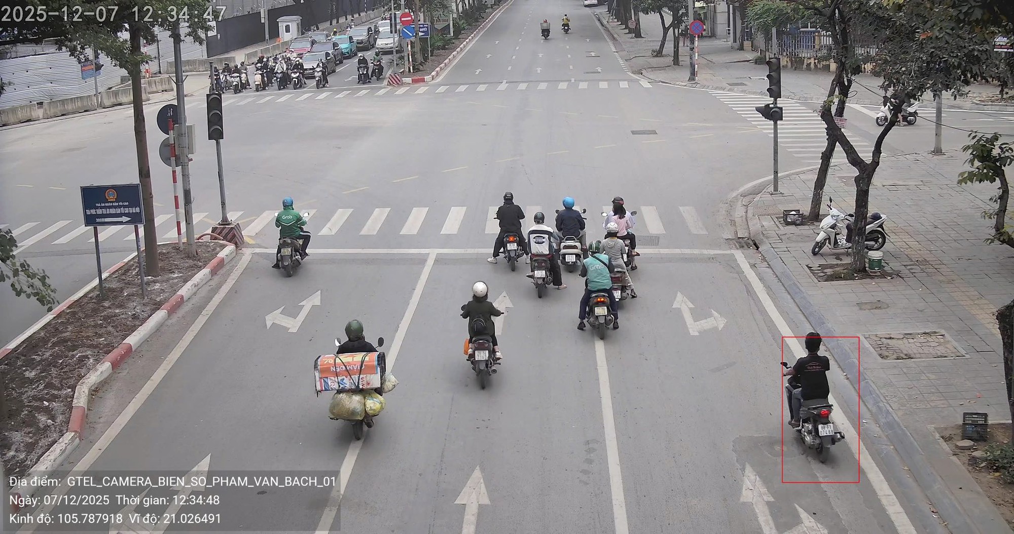 156 xe chạy quá tốc độ, vượt đèn đỏ tại Hà Nội có biển số sau nhanh chóng nộp phạt nguội theo Nghị định 168- Ảnh 2. 156 xe chạy quá tốc độ, vượt đèn đỏ tại Hà Nội có biển số sau nhanh chóng nộp phạt nguội theo Nghị định 168- Ảnh 2.