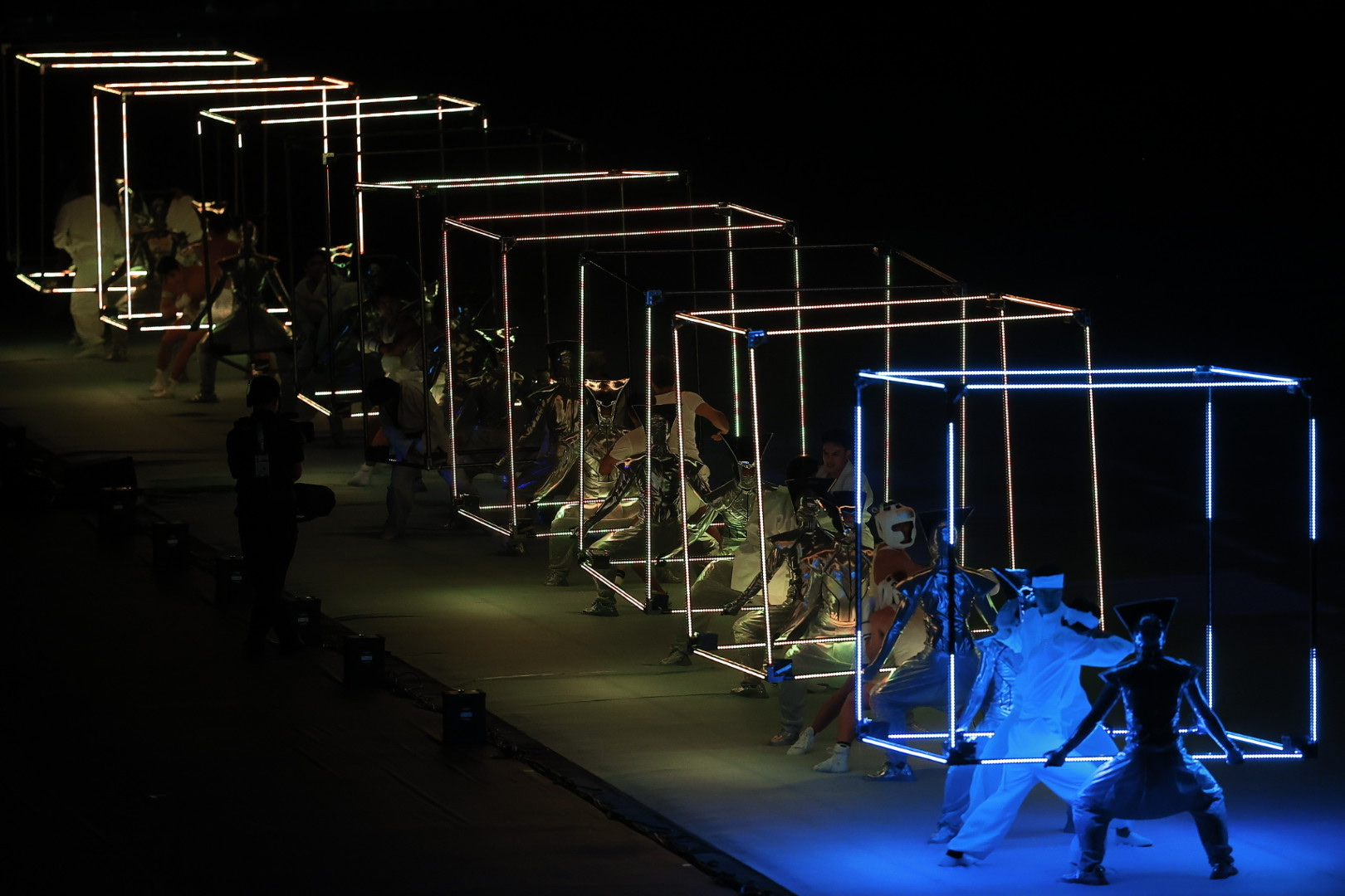 Ảnh: Toàn cảnh khai mạc SEA Games 33, lá cờ tổ quốc Việt Nam tự hào tung bay trên đấu trường khu vực- Ảnh 14. Ảnh: Toàn cảnh khai mạc SEA Games 33, lá cờ tổ quốc Việt Nam tự hào tung bay trên đấu trường khu vực- Ảnh 14.