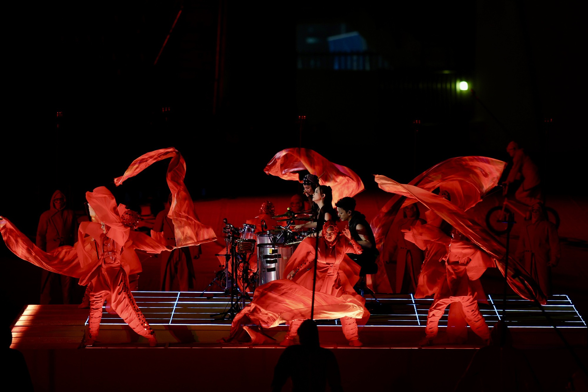 Ảnh: Toàn cảnh khai mạc SEA Games 33, lá cờ tổ quốc Việt Nam tự hào tung bay trên đấu trường khu vực- Ảnh 19. Ảnh: Toàn cảnh khai mạc SEA Games 33, lá cờ tổ quốc Việt Nam tự hào tung bay trên đấu trường khu vực- Ảnh 19.