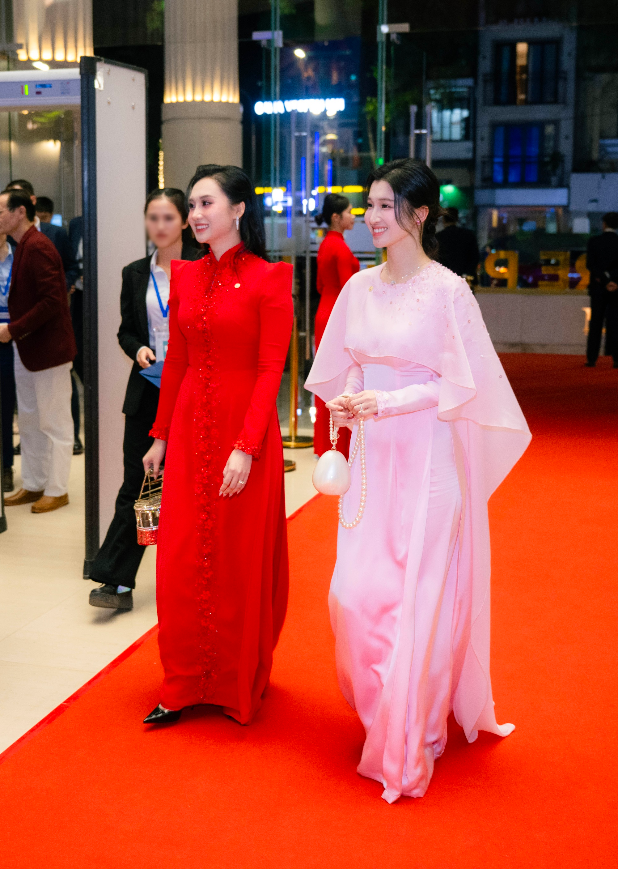 Gu túi hiệu "mỗi nhà một vẻ" của 4 dâu hào môn hot nhất Việt Nam- Ảnh 10.