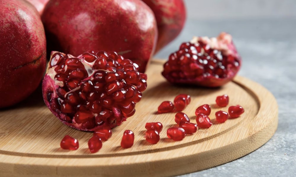 Loại quả giàu collagen chống lão hóa đang vào “mùa vàng”, giá rẻ bèo bán đầy khắp chợ Việt- Ảnh 1.