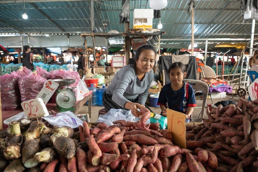 Lạm phát ở nước Đông Nam Á này giảm mạnh, nhưng vẫn gấp gần 8 lần Việt Nam- Ảnh 2.