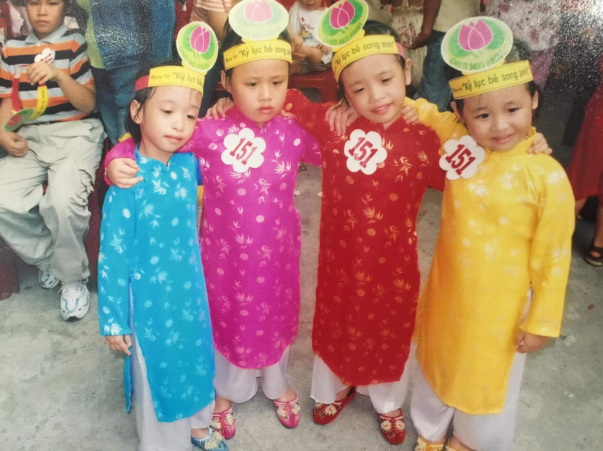 4 chị em sinh tư tuổi Tỵ - con gái của nguyên Phó giám đốc bệnh viện ĐH Y Dược TP.HCM: Tết đi đến đâu là rộn ràng, niềm vui như nhân 3, nhân 4 đến đó- Ảnh 4.