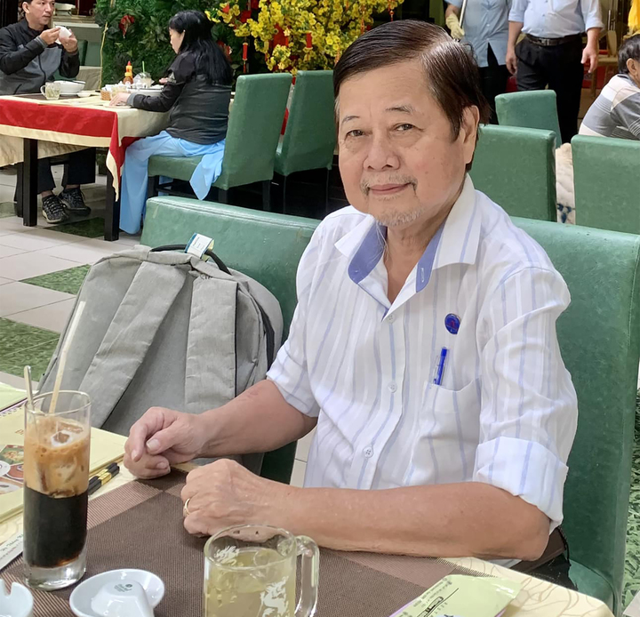 Nhạc sĩ nuôi cả gia đình nhờ ca khúc 'Hổng dám đâu'- Ảnh 2.