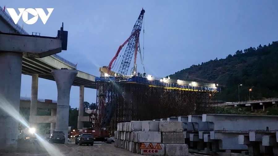 Giải ngân vốn đầu tư công sớm, tránh “đầu năm thong thả, cuối năm tất tả”- Ảnh 1.