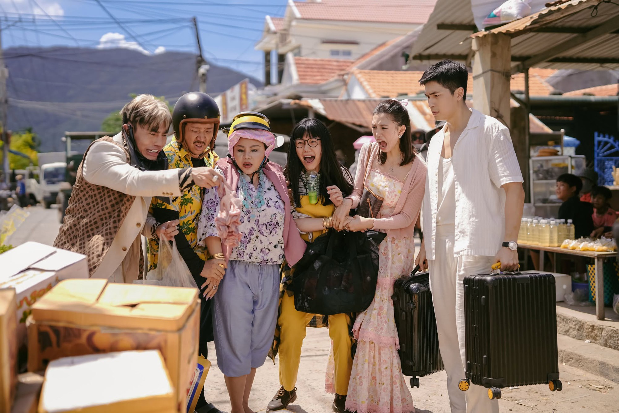 "Bộ tứ báo thủ" đạt 300 tỷ dù tranh cãi dữ dội, Trấn Thành đăng đàn nói thẳng- Ảnh 4.