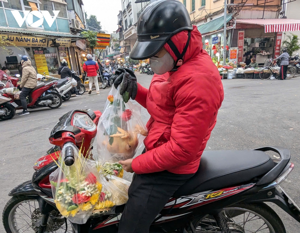 “Chợ nhà giàu” phố cổ Hà Nội tất bật trước ngày Rằm tháng Giêng- Ảnh 8.