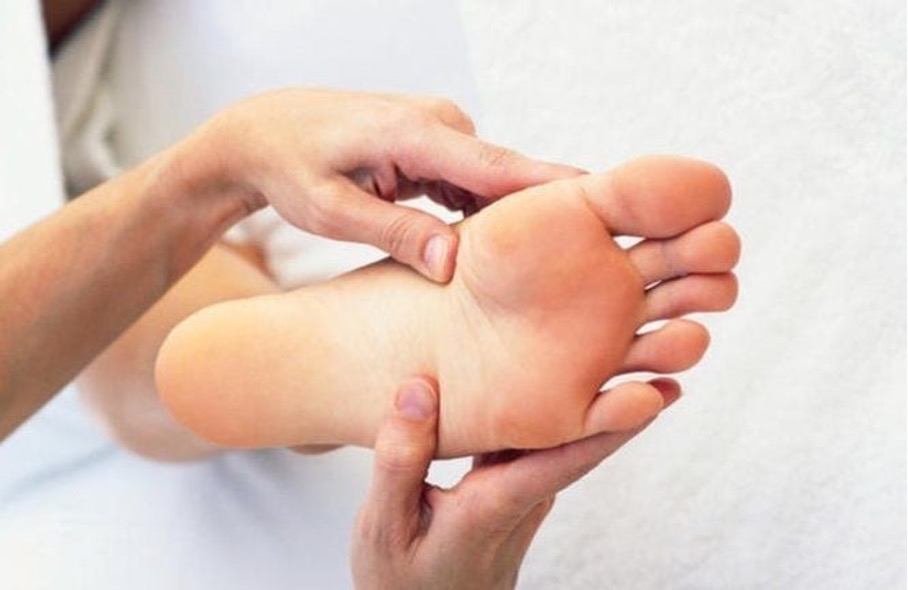 Phụ nữ tuổi thọ cao thường có 4 đặc điểm khác biệt ở lòng bàn chân, ai có cả 4 thì xin chúc mừng!- Ảnh 2. Phụ nữ tuổi thọ cao thường có 4 đặc điểm khác biệt ở lòng bàn chân, ai có cả 4 thì xin chúc mừng!- Ảnh 2.