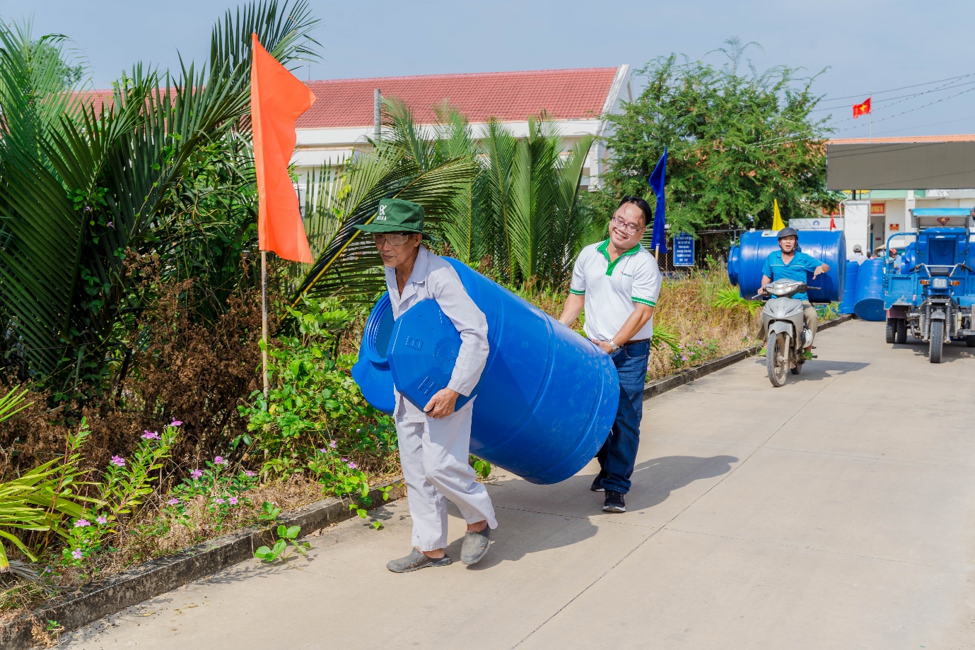 FE CREDIT chung tay vì cộng đồng, mang nước sạch đến Bến Tre và Long An