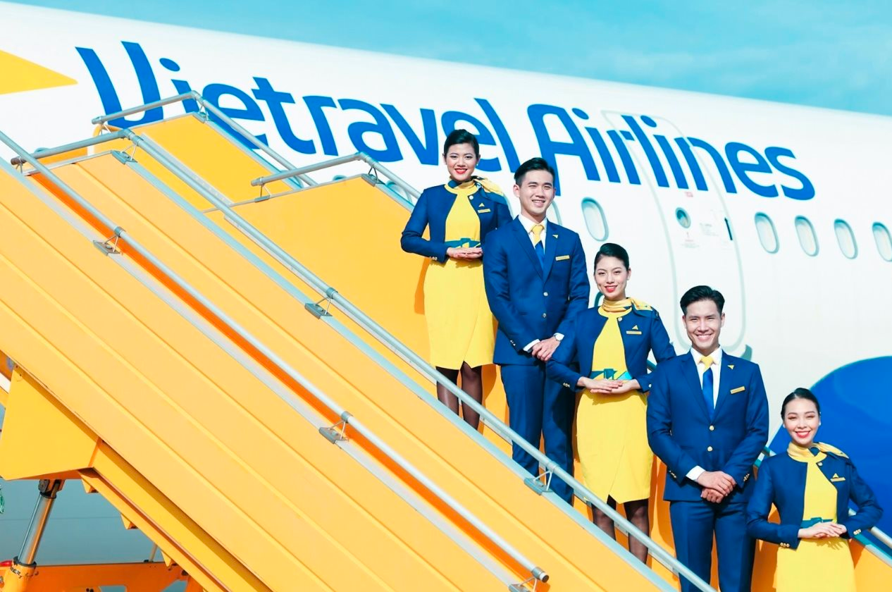 Bầu Hiển cập nhật tình hình đầu tư vào hàng không: Sân bay tại Quảng Trị dự kiến khánh thành tháng 6/2026, mua 75% cổ phần Vietravel, trở thành đối tác của Boeing- Ảnh 1. Bầu Hiển cập nhật tình hình đầu tư vào hàng không: Sân bay tại Quảng Trị dự kiến khánh thành tháng 6/2026, mua 75% cổ phần Vietravel, trở thành đối tác của Boeing- Ảnh 1.