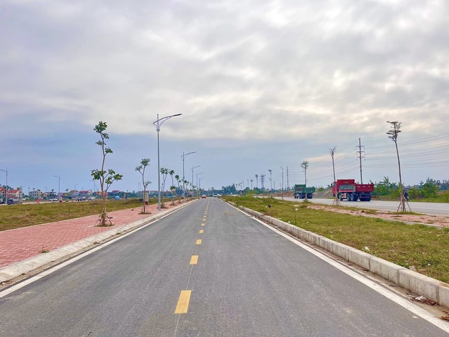 'Cò đất' tiết lộ đất đấu giá 120 triệu/m2 ở phố huyện- Ảnh 1.