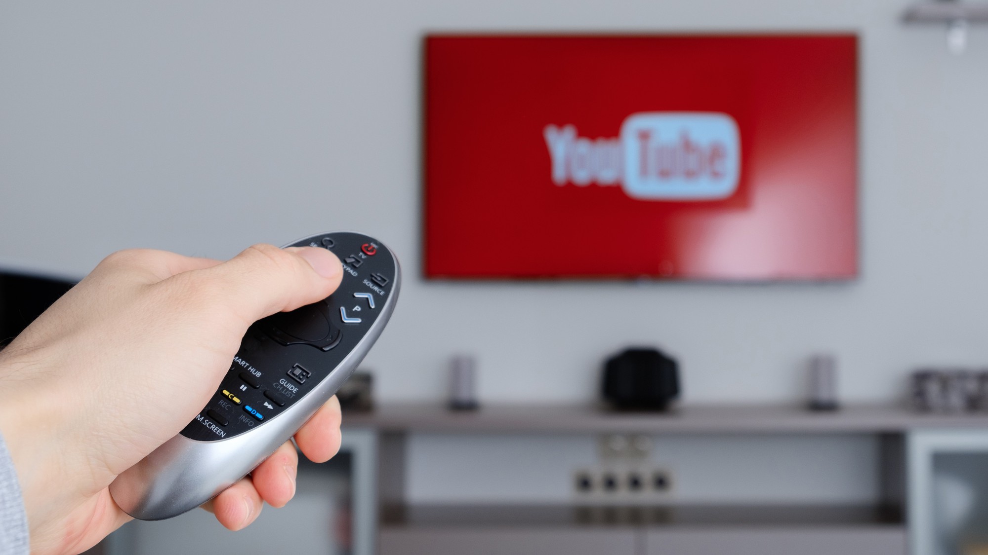 YouTube: Người dùng đang xem video trên TV nhiều hơn điện thoại- Ảnh 1.