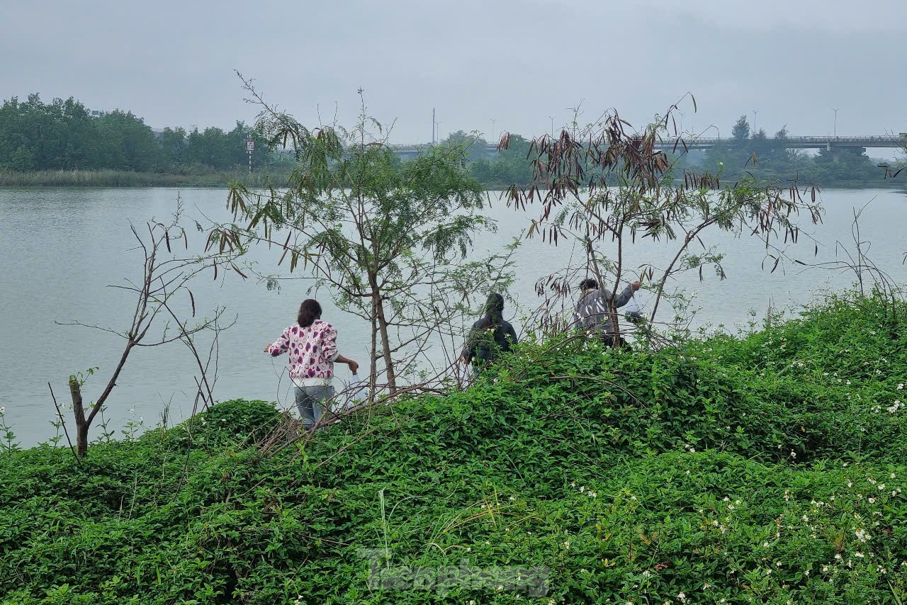 Ngày rằm tháng Giêng, hàng cá phóng sinh đông nghịt, người mua không thèm mặc cả- Ảnh 8.