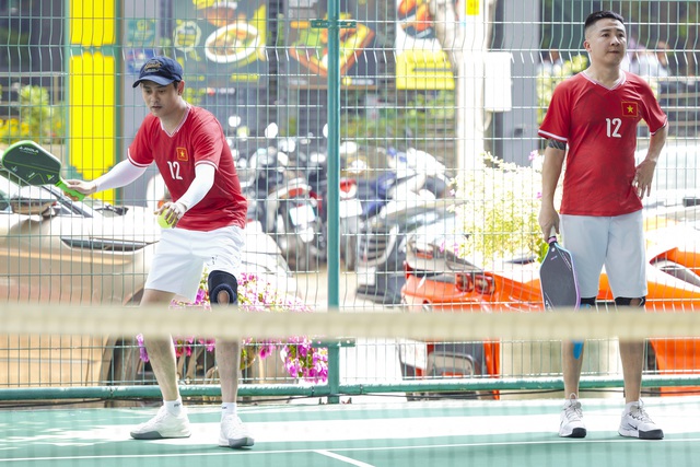 Kim Thư - Trương Ngọc Ánh đứng đầu giải pickleball sao Vbiz, 1 doanh nhân lộ diện bên mui trần đắt đỏ- Ảnh 3. Kim Thư - Trương Ngọc Ánh đứng đầu giải pickleball sao Vbiz, 1 doanh nhân lộ diện bên mui trần đắt đỏ- Ảnh 3.
