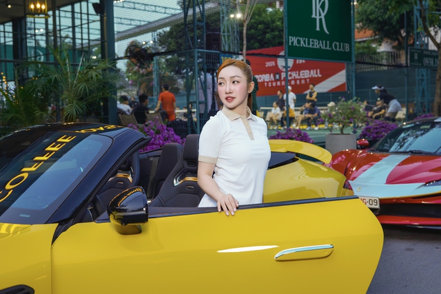Kim Thư - Trương Ngọc Ánh đứng đầu giải pickleball sao Vbiz, 1 doanh nhân lộ diện bên mui trần đắt đỏ- Ảnh 6. Kim Thư - Trương Ngọc Ánh đứng đầu giải pickleball sao Vbiz, 1 doanh nhân lộ diện bên mui trần đắt đỏ- Ảnh 6.