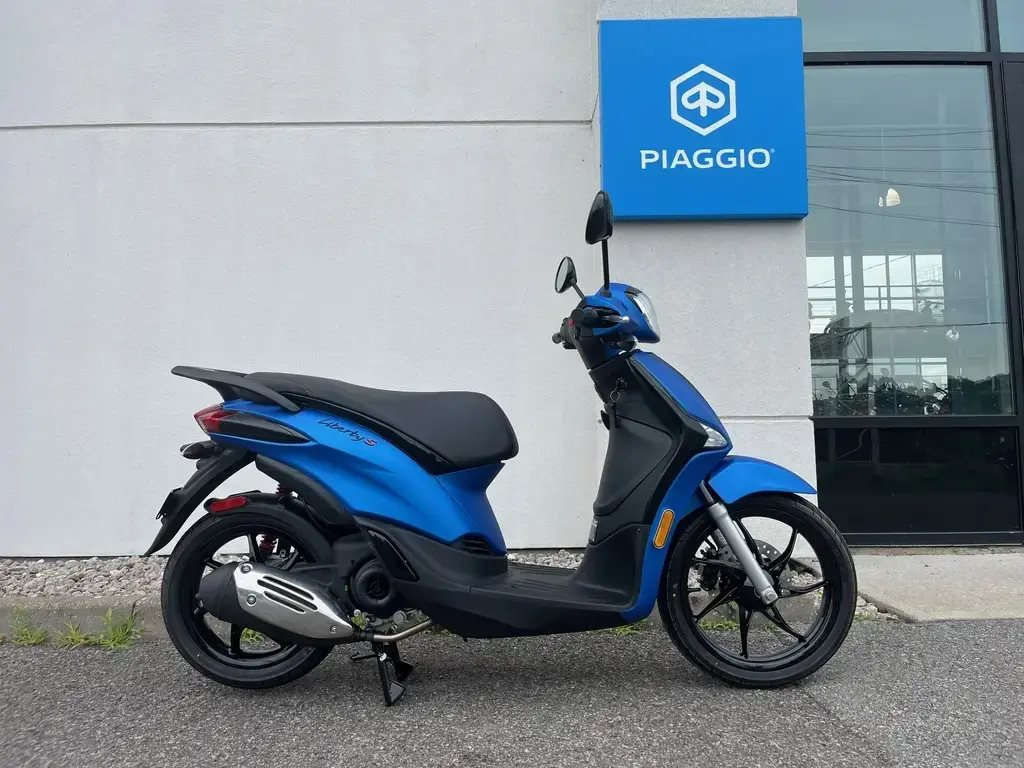 'Huyền thoại xe ga' 150cc của Ý chính thức ra mắt: Phanh ABS, uống 2,19 lít/100km - có bản độc quyền cho thị trường Việt Nam- Ảnh 1.