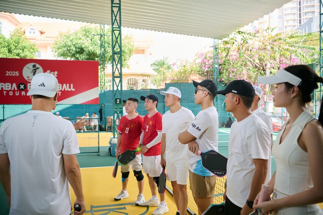 Kim Thư - Trương Ngọc Ánh đứng đầu giải pickleball sao Vbiz, 1 doanh nhân lộ diện bên mui trần đắt đỏ- Ảnh 2. Kim Thư - Trương Ngọc Ánh đứng đầu giải pickleball sao Vbiz, 1 doanh nhân lộ diện bên mui trần đắt đỏ- Ảnh 2.