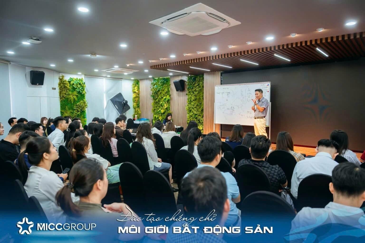 MICC Group lọt top đại lý xuất sắc chủ đầu tư Vinhomes và Masterise Homes- Ảnh 1.