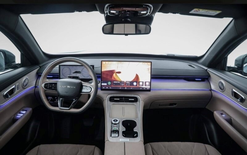 SUV hybrid ngang cỡ Hyundai Santa Fe chốt lịch ra mắt: Giá cực rẻ từ 383 triệu đồng, nội thất hiện đại - “ăn xăng” chỉ 1,3 lít/100 km- Ảnh 3. SUV hybrid ngang cỡ Hyundai Santa Fe chốt lịch ra mắt: Giá cực rẻ từ 383 triệu đồng, nội thất hiện đại - “ăn xăng” chỉ 1,3 lít/100 km- Ảnh 3.