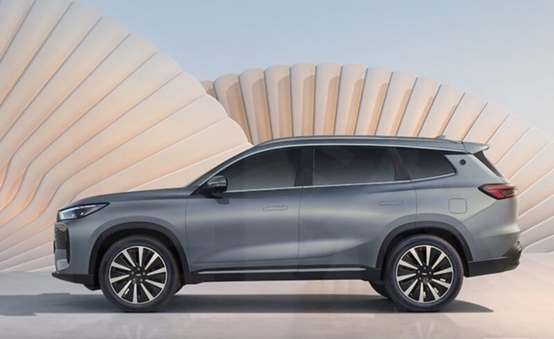 SUV hybrid ngang cỡ Hyundai Santa Fe chốt lịch ra mắt: Giá cực rẻ từ 383 triệu đồng, nội thất hiện đại - “ăn xăng” chỉ 1,3 lít/100 km- Ảnh 7. SUV hybrid ngang cỡ Hyundai Santa Fe chốt lịch ra mắt: Giá cực rẻ từ 383 triệu đồng, nội thất hiện đại - “ăn xăng” chỉ 1,3 lít/100 km- Ảnh 7.
