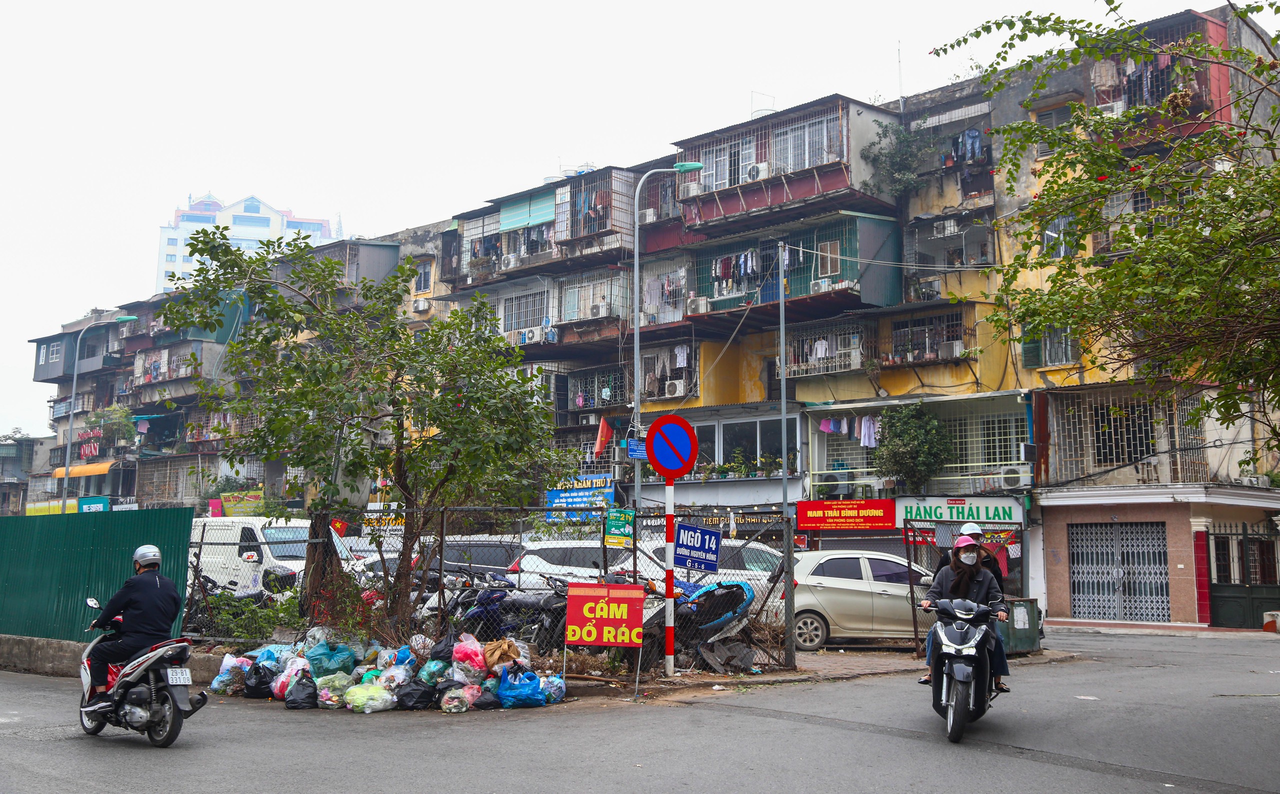 Nhà tập thể xuống cấp nguy hiểm vẫn có giá gần 160 triệu đồng/m2, cao hơn cả chung cư hạng sang ở trung tâm Hà Nội- Ảnh 7.