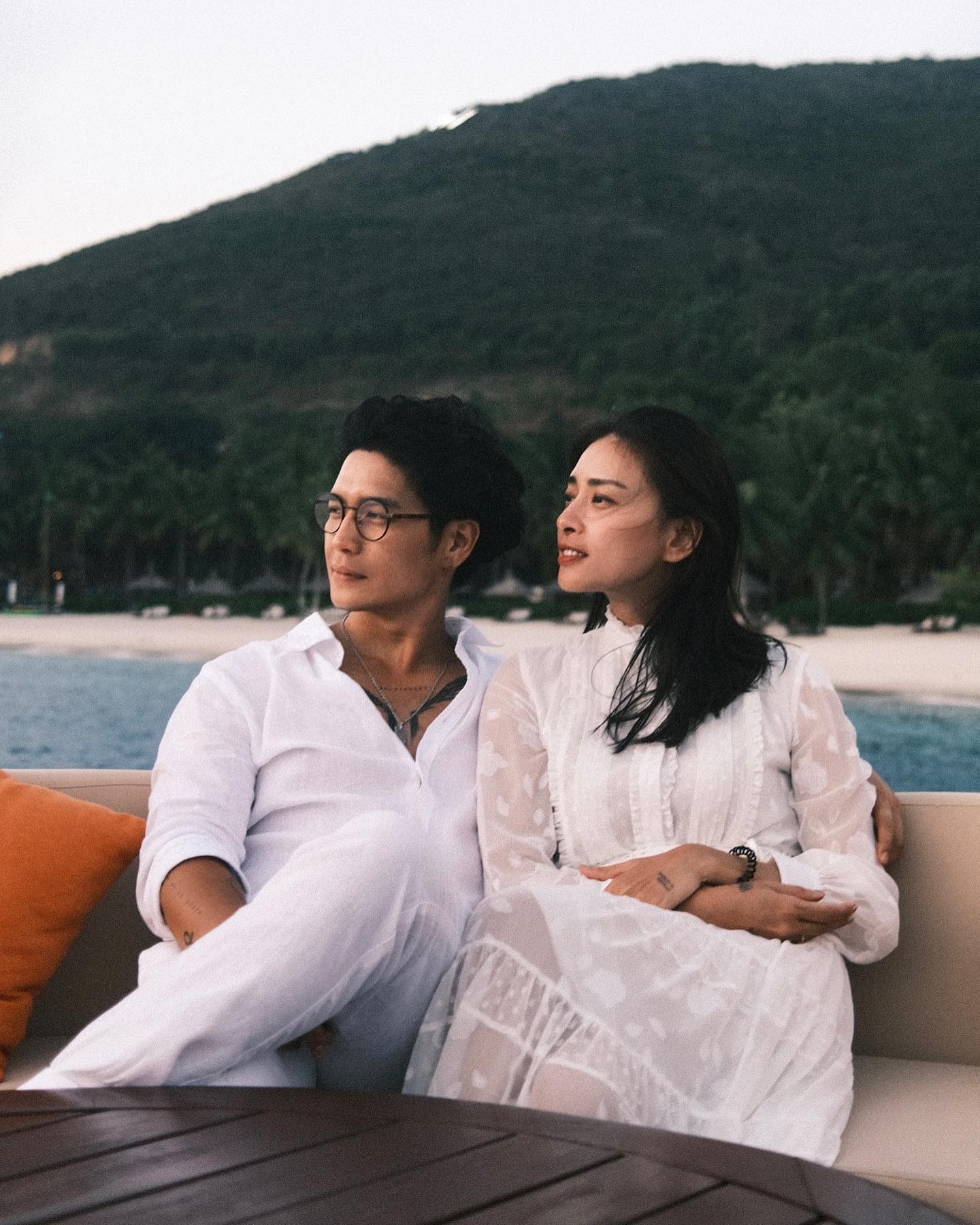 Nhân dịp Valentine chiêm ngưỡng 3 cặp đôi mặc đẹp nhất: Đôi số 1 đơn giản, cặp thứ 2 sang chảnh "tràn màn hình"- Ảnh 18. Nhân dịp Valentine chiêm ngưỡng 3 cặp đôi mặc đẹp nhất: Đôi số 1 đơn giản, cặp thứ 2 sang chảnh "tràn màn hình"- Ảnh 18.