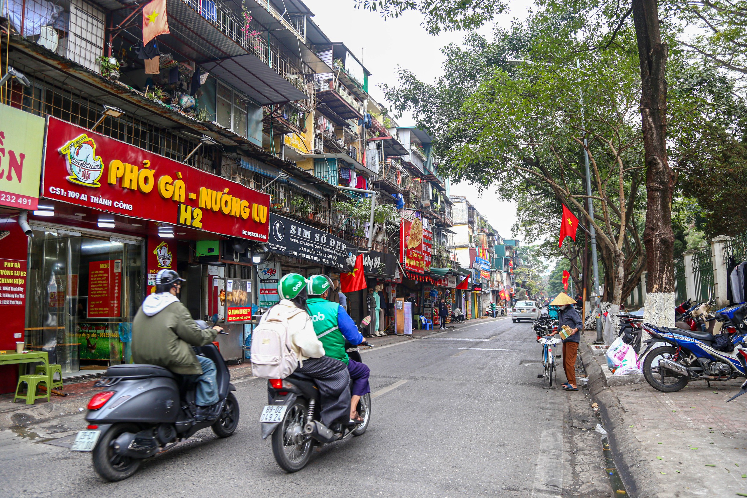 Nhà tập thể xuống cấp nguy hiểm vẫn có giá gần 160 triệu đồng/m2, cao hơn cả chung cư hạng sang ở trung tâm Hà Nội- Ảnh 4.