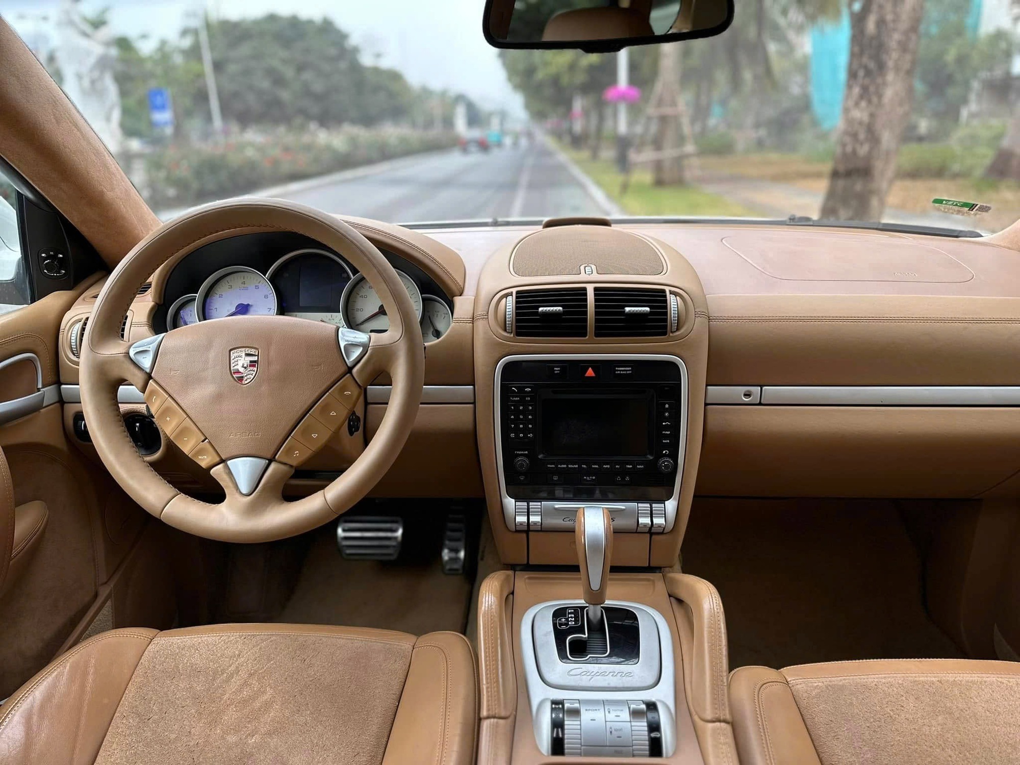 Sắm Porsche Cayenne GTS gần 600 triệu, chủ xe 33 tuổi chia sẻ: 'Mơ ước từ cấp 3, chấp nhận nuôi đắt, bán lỗ để thỏa đam mê'- Ảnh 8.
