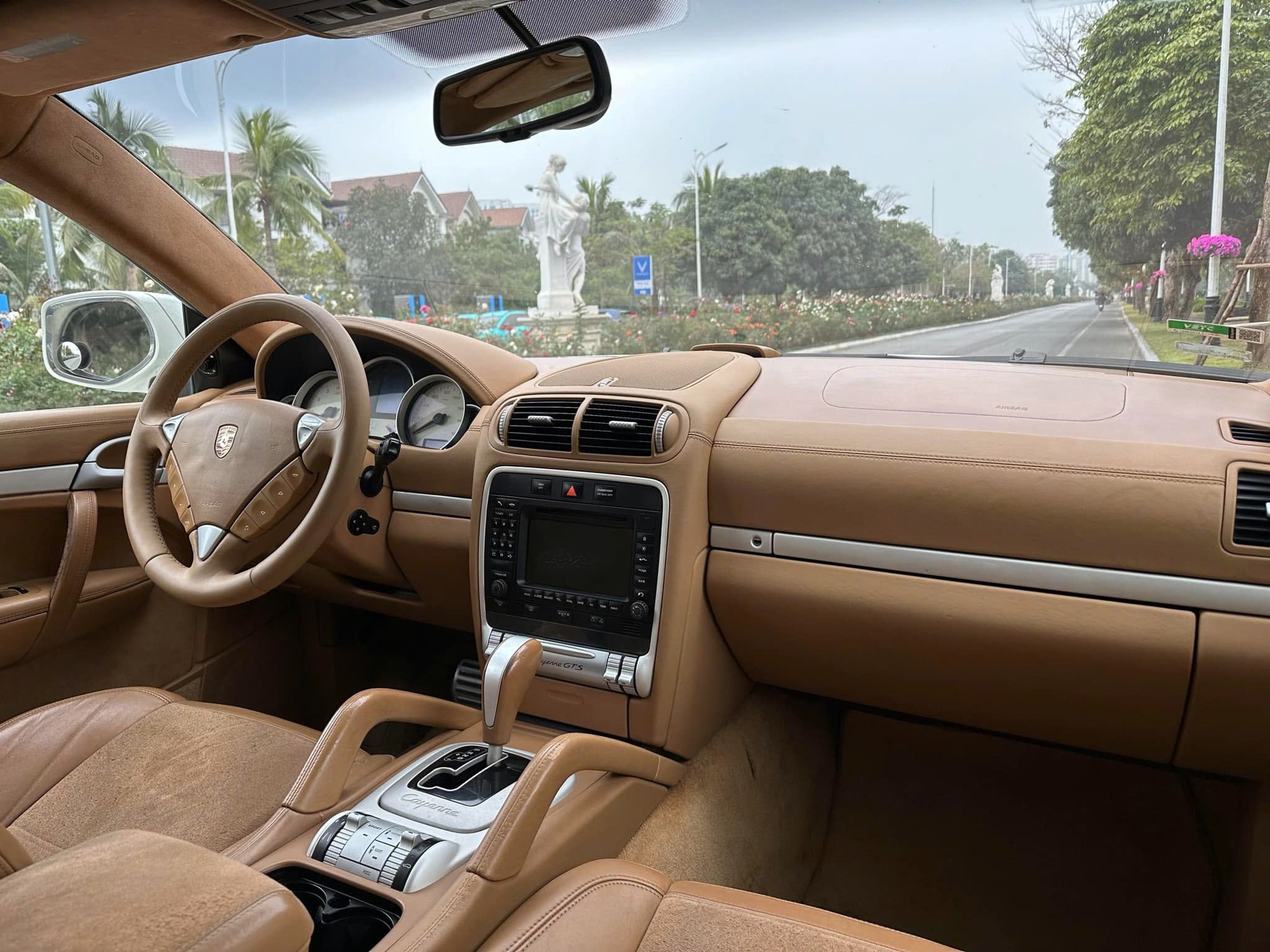 Sắm Porsche Cayenne GTS gần 600 triệu, chủ xe 33 tuổi chia sẻ: 'Mơ ước từ cấp 3, chấp nhận nuôi đắt, bán lỗ để thỏa đam mê'- Ảnh 10.