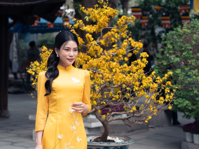 Giới trẻ Hà Nội đổ đến chùa Hà ngày Valentine cầu tình duyên- Ảnh 9. Giới trẻ Hà Nội đổ đến chùa Hà ngày Valentine cầu tình duyên- Ảnh 9.