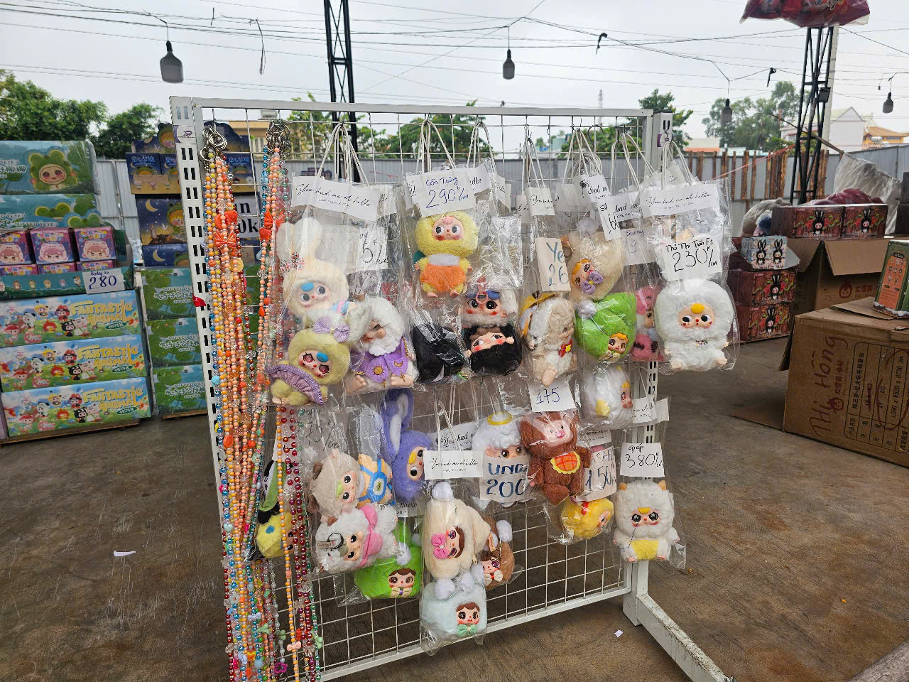 “Hộp quà bí ẩn” đắt khách trong dịp lễ tình nhân- Ảnh 5. “Hộp quà bí ẩn” đắt khách trong dịp lễ tình nhân- Ảnh 5.