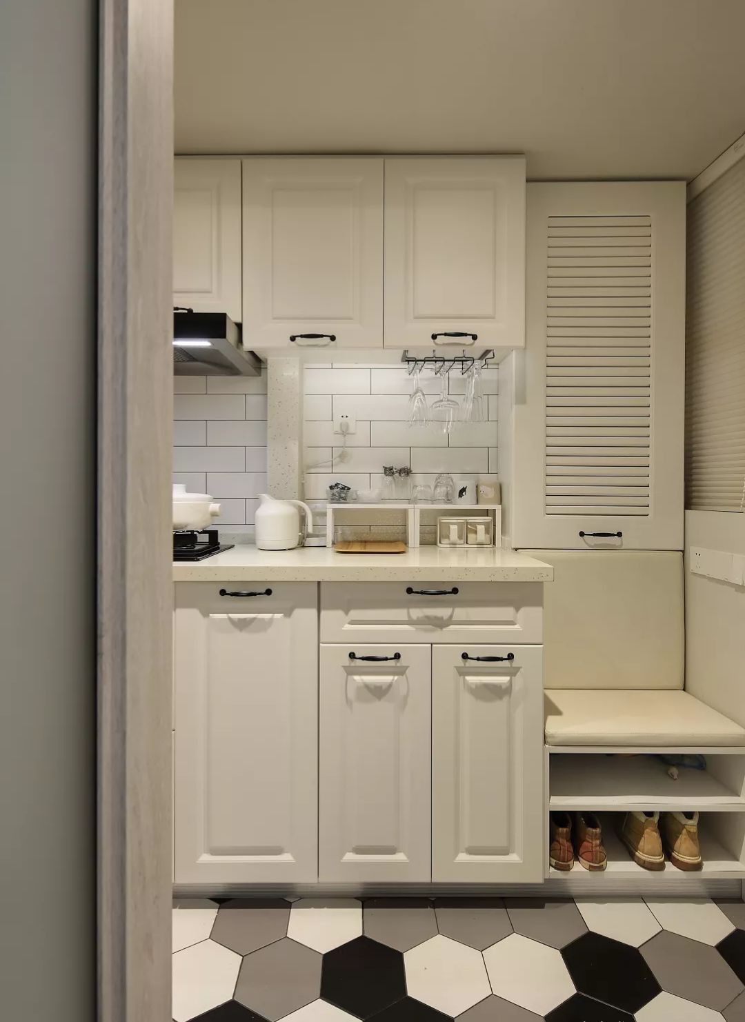 Người phụ nữ trung niên tự hào khoe căn hộ 38m2: Nhỏ nhưng cực kỳ đáng mơ ước nhờ kỹ năng lưu trữ Người phụ nữ trung niên tự hào khoe căn hộ 38m2: Nhỏ nhưng cực kỳ đáng mơ ước nhờ kỹ năng lưu trữ