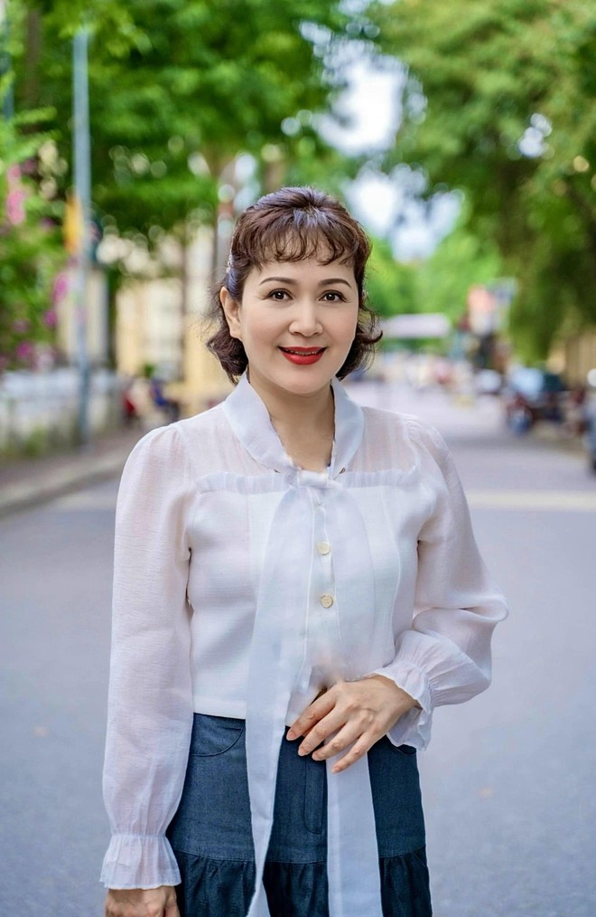 Nét duyên mặn mà của Nguyên Phó Giám đốc Nhà hát Kịch Hà Nội, nghỉ hưu vẫn miệt mài đi dạy- Ảnh 12. Nét duyên mặn mà của Nguyên Phó Giám đốc Nhà hát Kịch Hà Nội, nghỉ hưu vẫn miệt mài đi dạy- Ảnh 12.