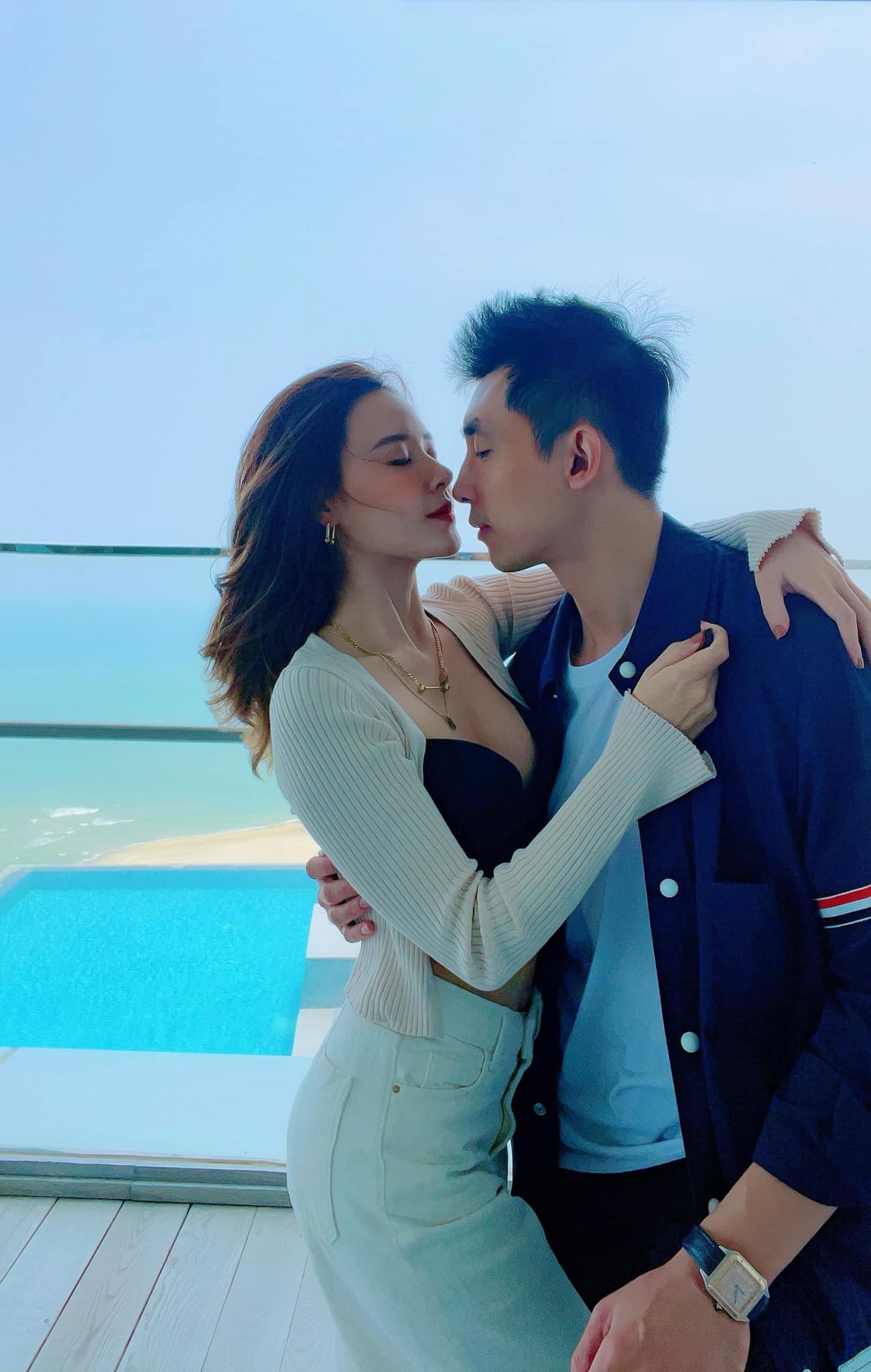 Bắt trọn cảnh Midu thẳng tay vứt cả bó hoa to đùng vào thùng rác, danh tính người tặng gây ngỡ ngàng- Ảnh 6.
