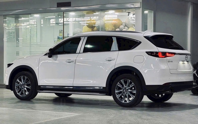 Chọn Peugeot 2008 hay thêm 70 triệu lấy Mazda CX-8 7 chỗ cho rộng, bảng so sánh này sẽ cho bạn thấy những thứ phải đánh đổi- Ảnh 6. Chọn Peugeot 2008 hay thêm 70 triệu lấy Mazda CX-8 7 chỗ cho rộng, bảng so sánh này sẽ cho bạn thấy những thứ phải đánh đổi- Ảnh 6.