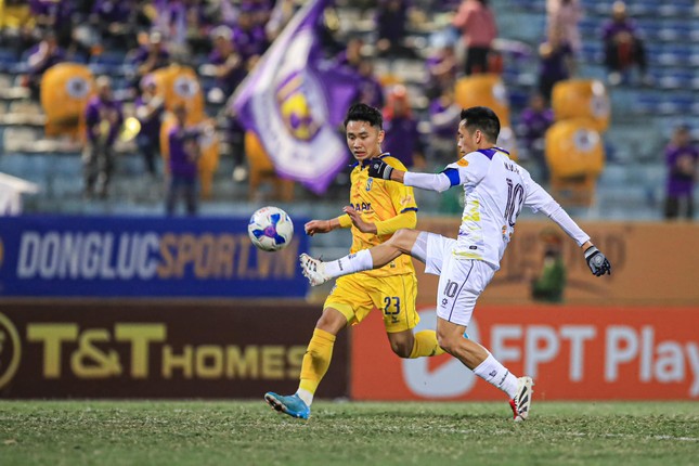 Tại sao Hà Nội FC trao cho Văn Quyết siêu hợp đồng ở tuổi 33?- Ảnh 3. Tại sao Hà Nội FC trao cho Văn Quyết siêu hợp đồng ở tuổi 33?- Ảnh 3.