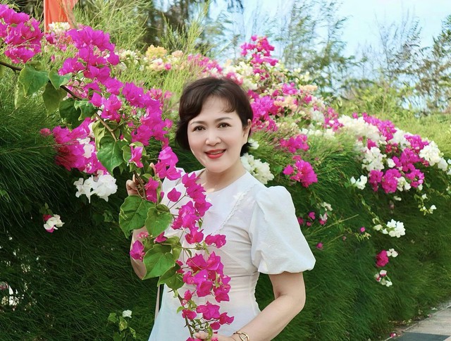 Nét duyên mặn mà của Nguyên Phó Giám đốc Nhà hát Kịch Hà Nội, nghỉ hưu vẫn miệt mài đi dạy- Ảnh 14. Nét duyên mặn mà của Nguyên Phó Giám đốc Nhà hát Kịch Hà Nội, nghỉ hưu vẫn miệt mài đi dạy- Ảnh 14.